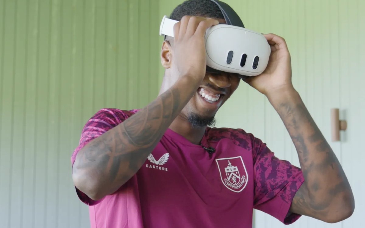 В Англии проведут первую в истории VR-трансляцию футбольного матча