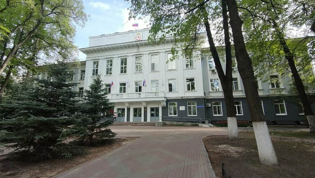 Сотрудника администрации Автозаводского района обвинили в халатности