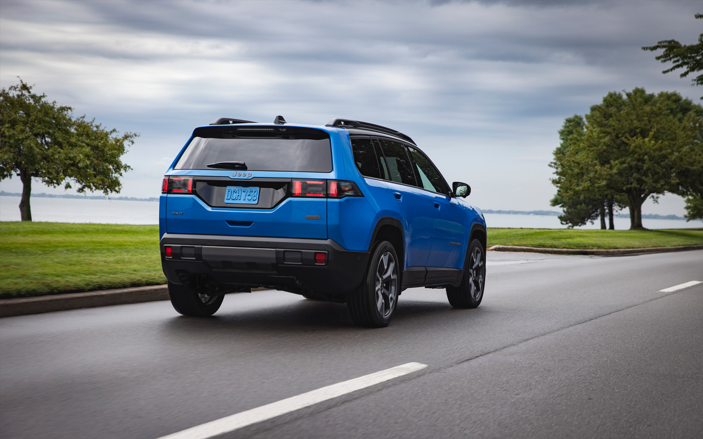 
            Комфорт вместо проходимости. Каким получился новый Jeep Cherokee
        