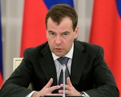 Д.Медведев поручил утвердить список госкомпаний, подлежащих приватизации, до конца 2012г.