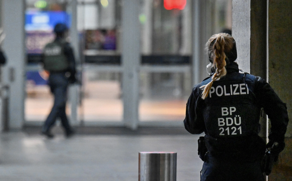 Matthias Rietschel / Reuters