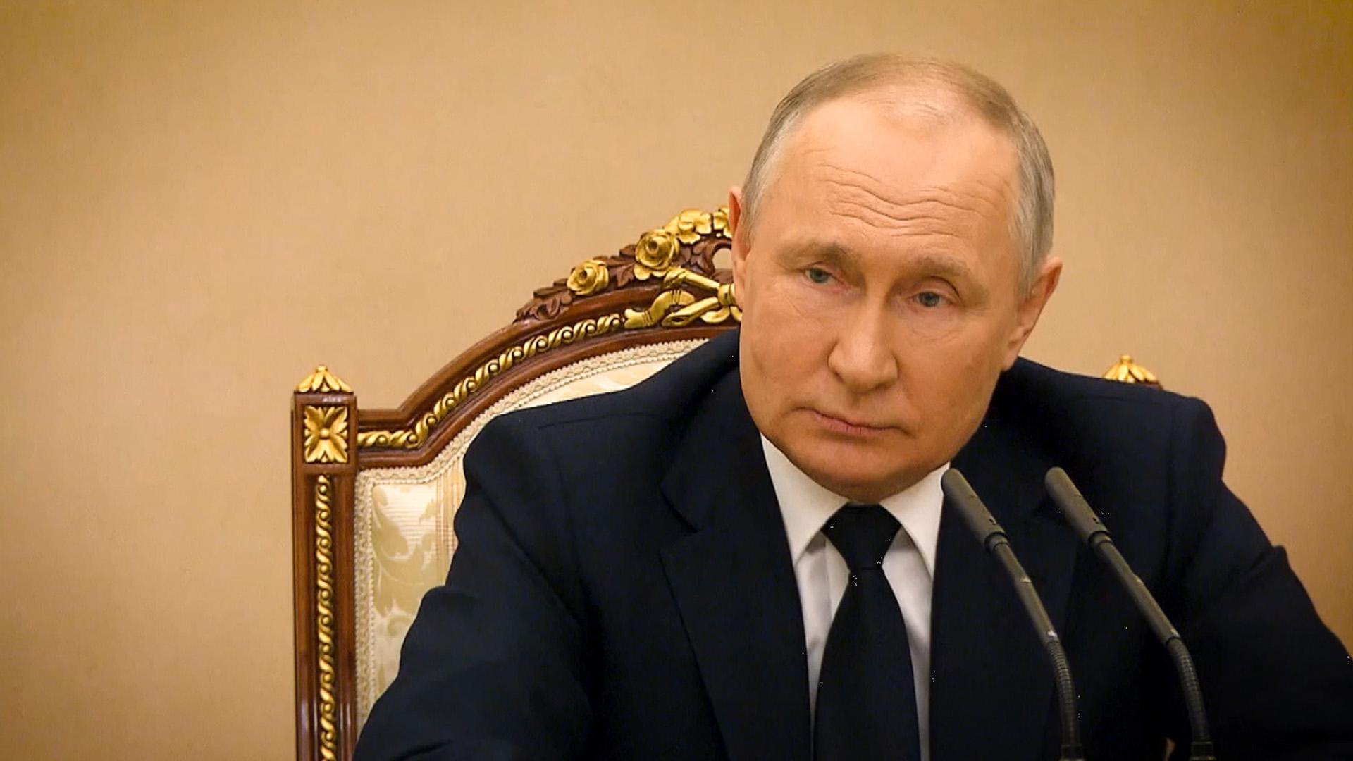 Путин заявил, что Россия и Китай не создают военный союз"/>













