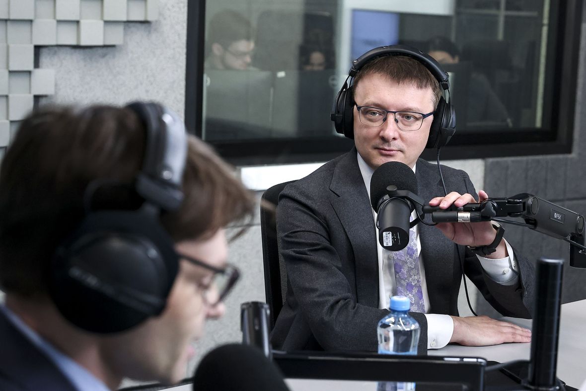 Валерий Лях, глава Фонда гарантирования индивидуальных инвестиционных счетов (ИИС) в студии радио РБК
