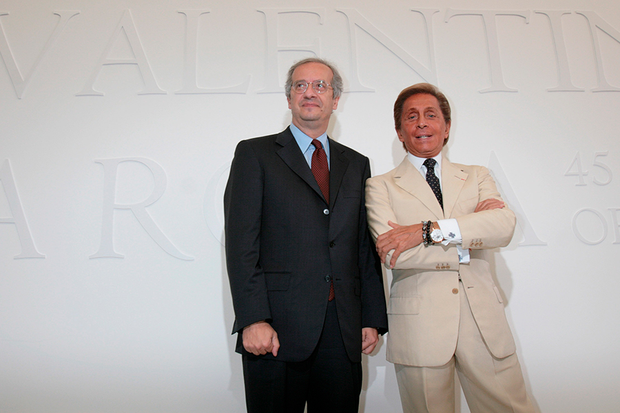 В 1998 году Валентино&nbsp;продал компанию за&nbsp;$300 млн итальянскому конгломерату&nbsp;HdP. Впоследствии модный дом сменил несколько владельцев. С 2012 года компания принадлежит катарской корпорации&nbsp;Mayhoola for Investments.