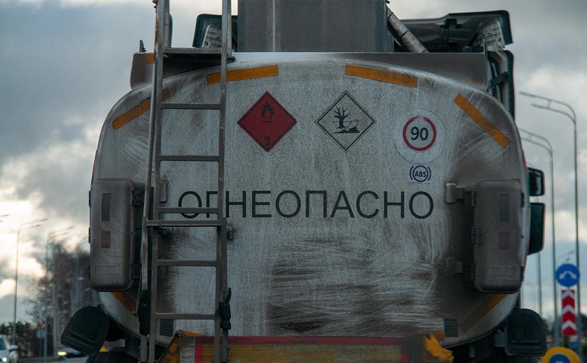 Перевозчиков топлива освободили от соблюдения крупногабаритных норм
