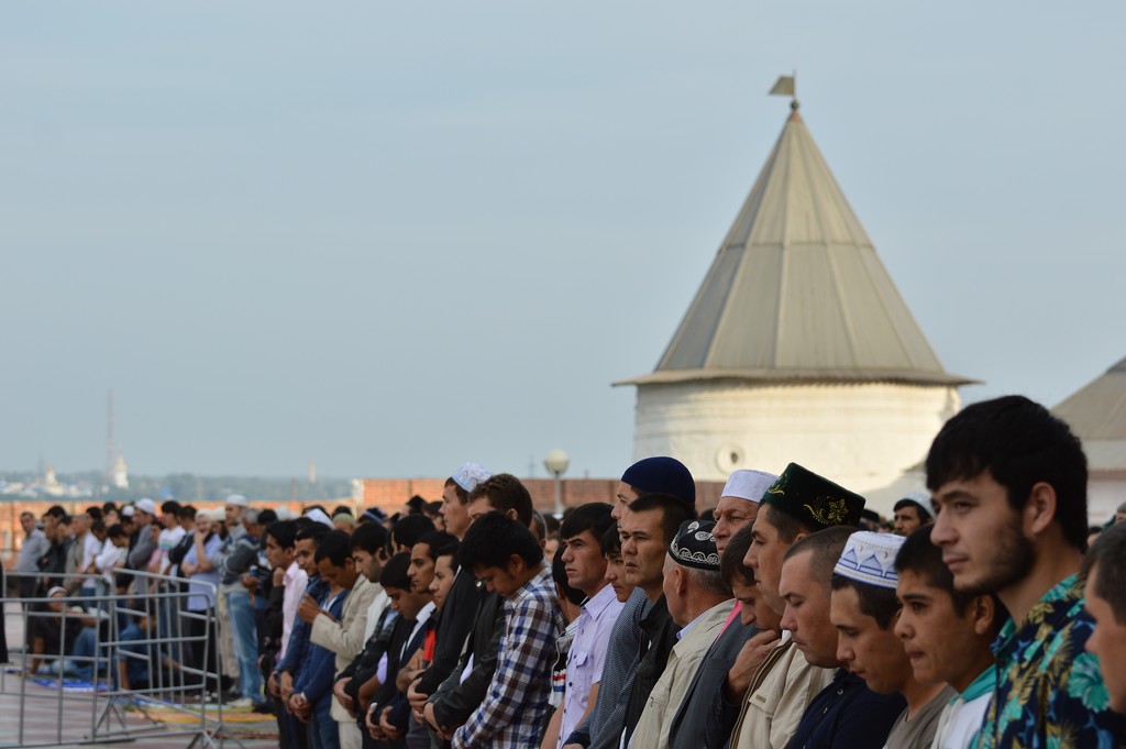 В мечети Кул Шариф прошел праздничный намаз Ураза-байрам