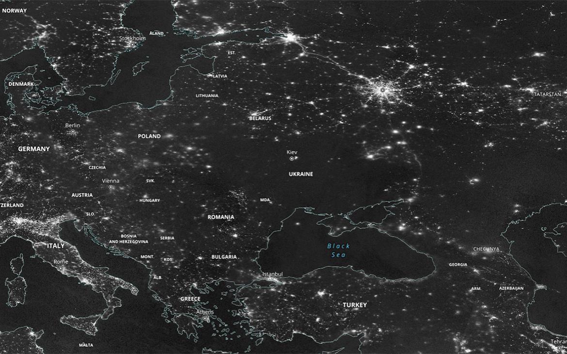 NASA показало спутниковые снимки Украины без света после ударов