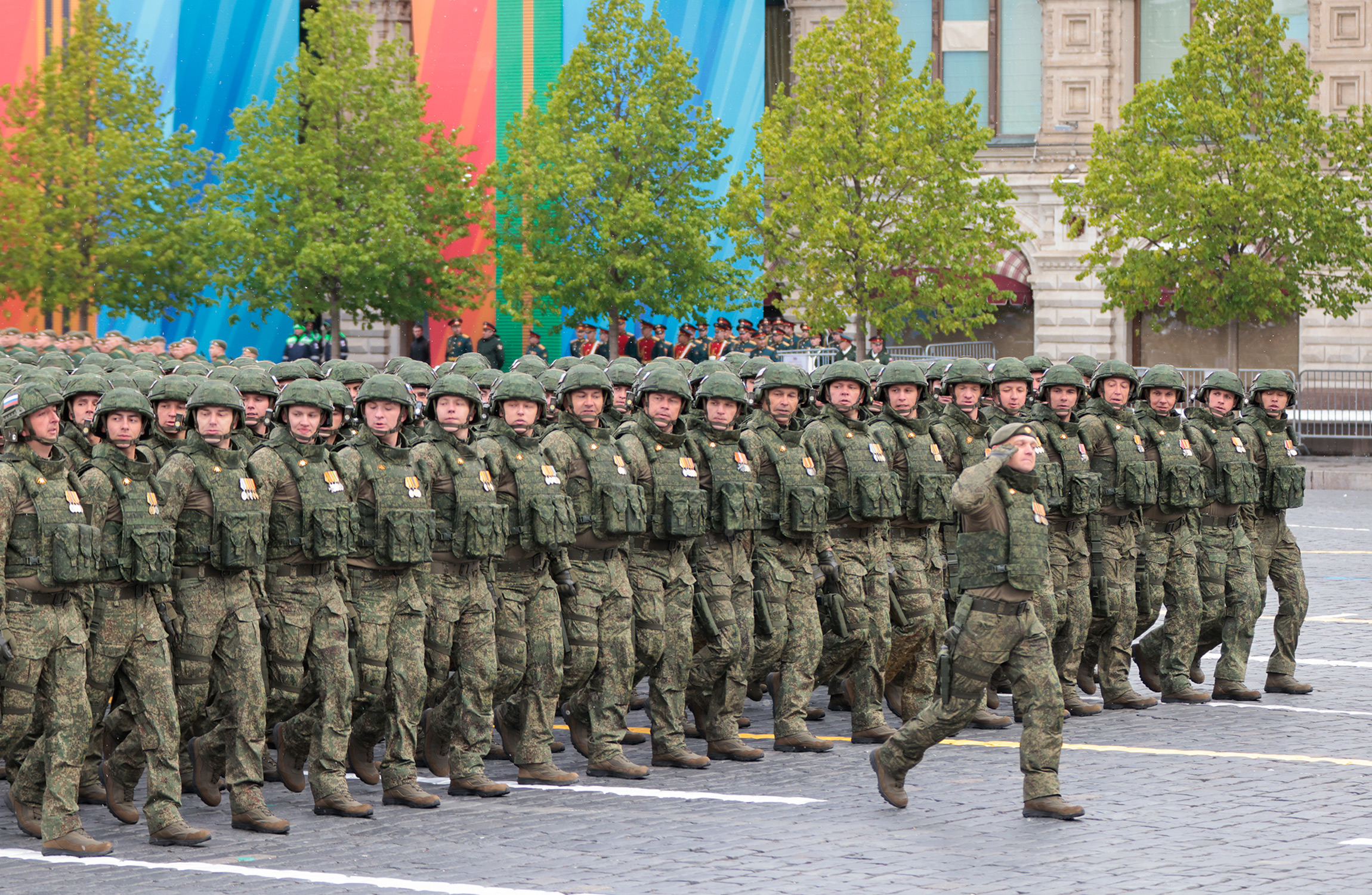 Парадным строем в Москве прошли и&nbsp;участники военной операции.