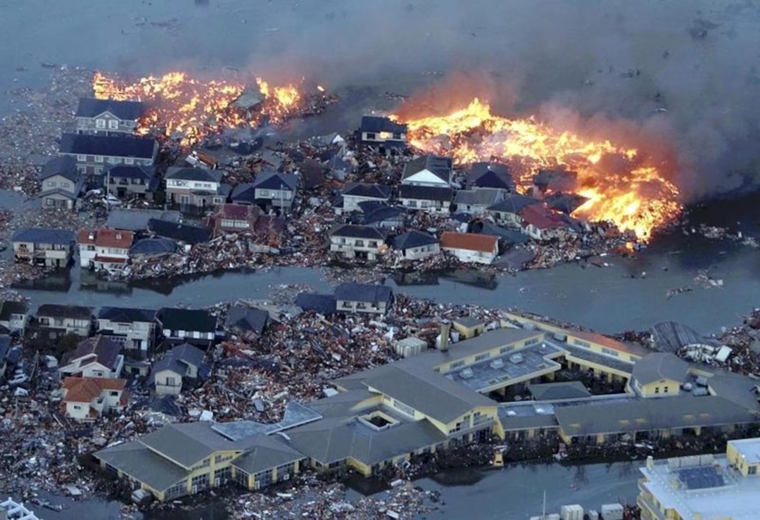 Дома города Натори, унесенные морем после цунами в Японии 11 марта 2011 года
