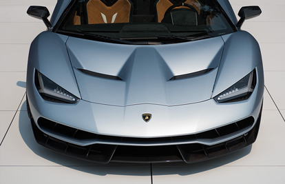 Lamborghini создали спецверсию Centenario Roadster ценой €2 млн