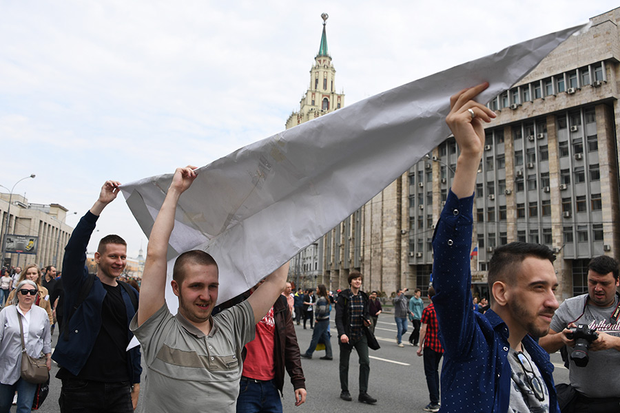 Само шествие прошло по проспекту Академика Сахарова и было согласовано с властями города
