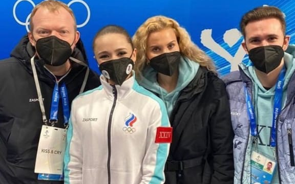 Камила Валиева и ее тренеры