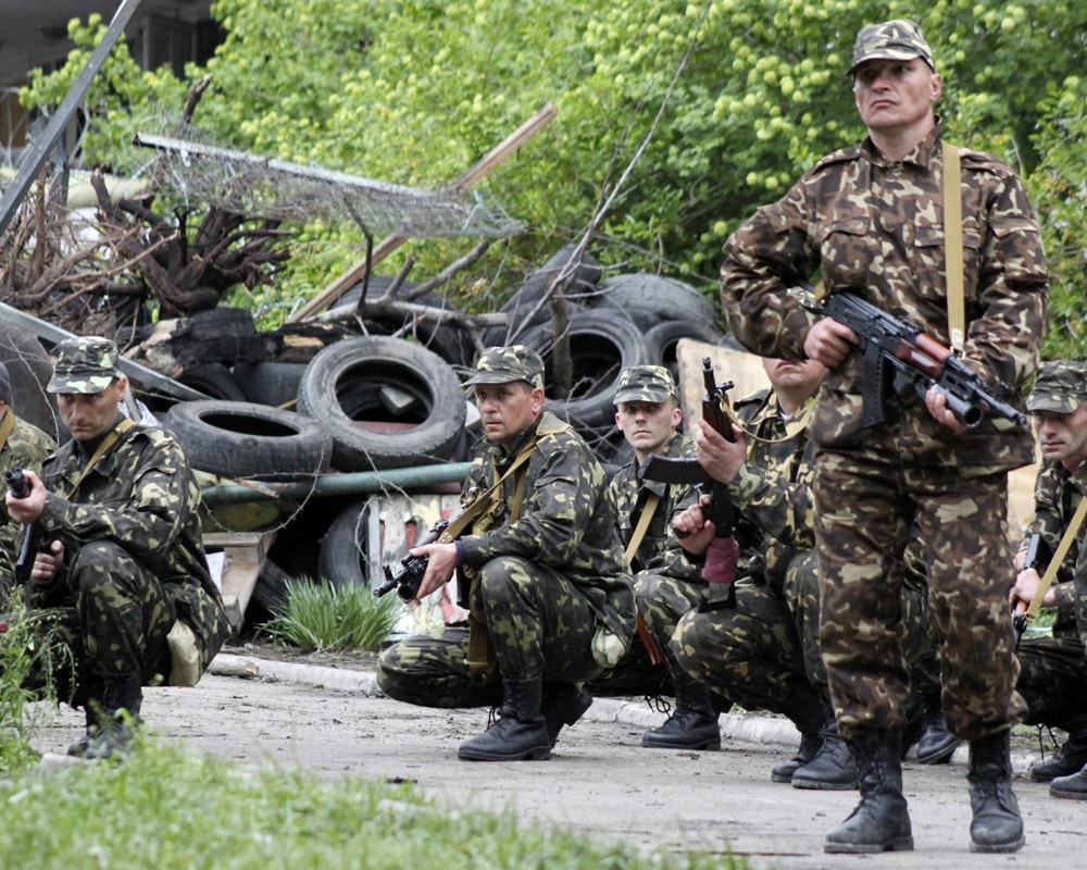 Украинские военные в Мариуполе