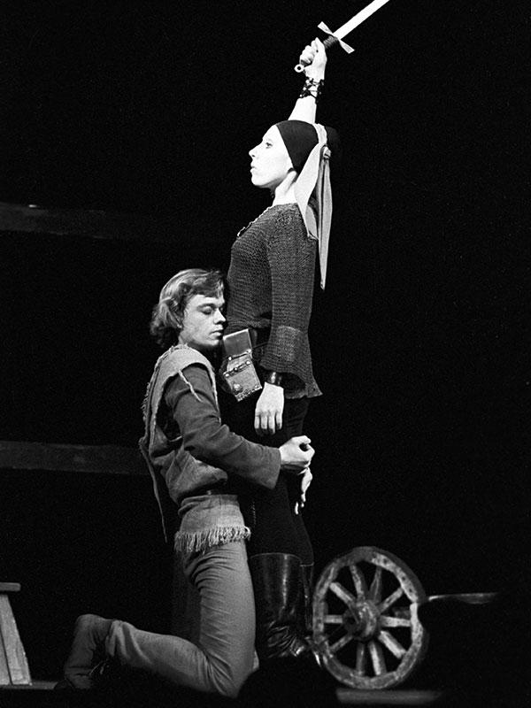 Николай Караченцов в спектакле &laquo;Тиль&raquo; в постановке Марка Захарова в Московском государственном театре имени Ленинского комсомола, 1983 год