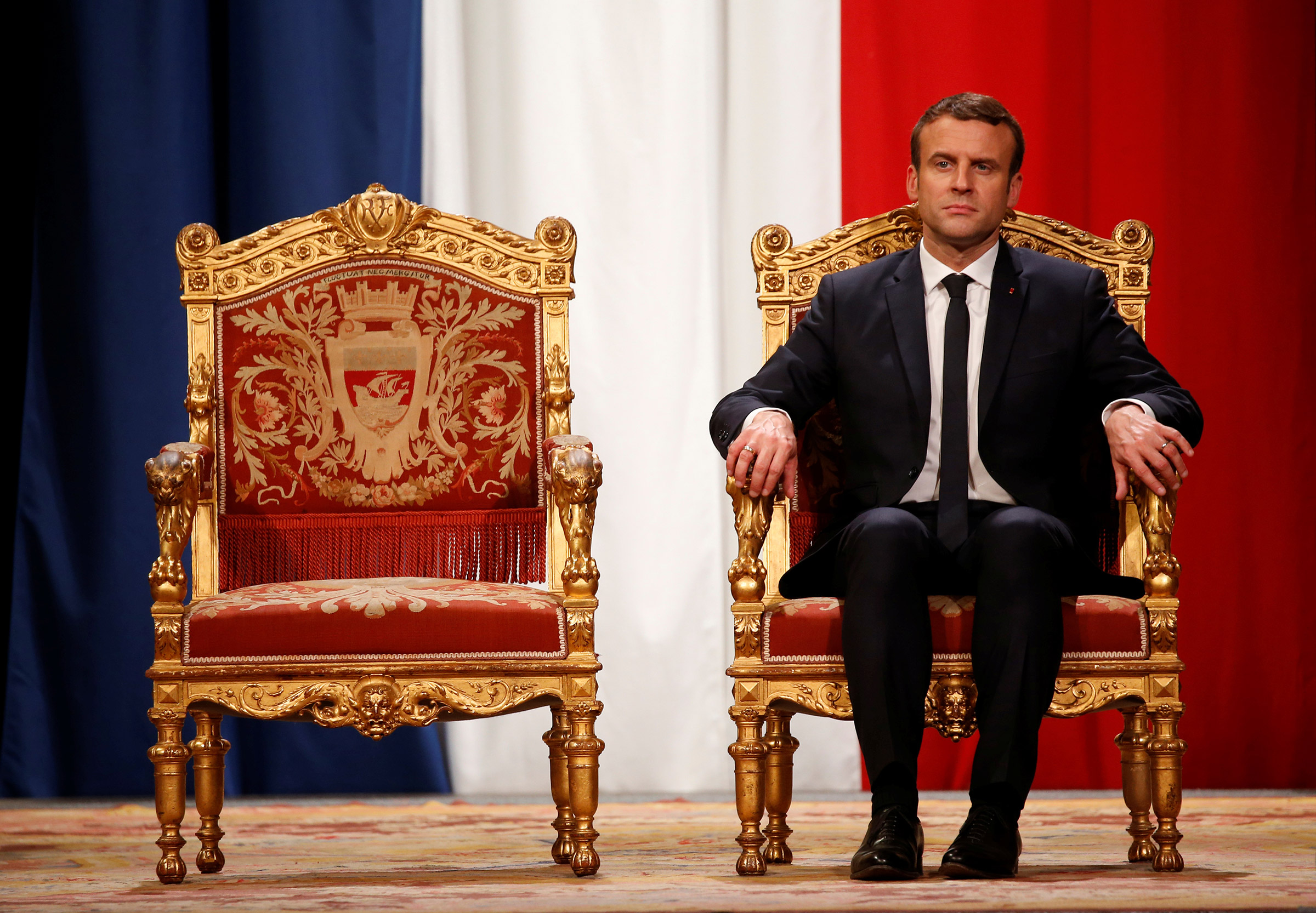 Май. Президент Франции Эммануэль Макрон во время праздничной церемонии по случаю избрания​
