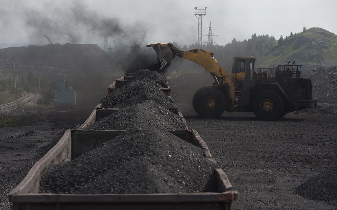 Глава Кузбасса пожаловался на застрявшие в регионе 12 тыс. вагонов угля
