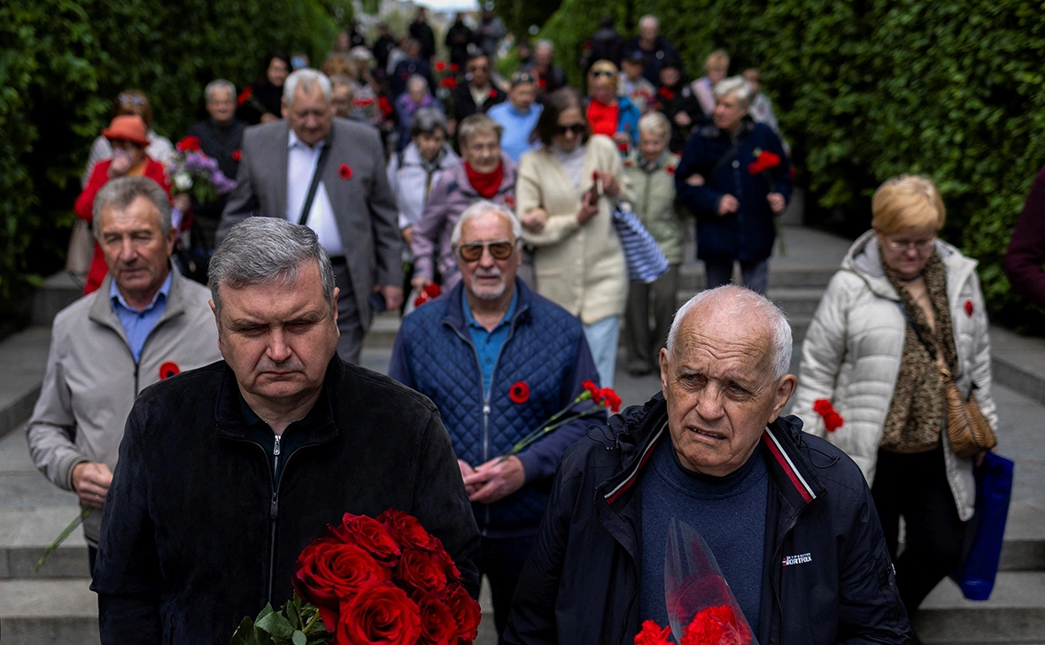 Thomas Peter / Reuters