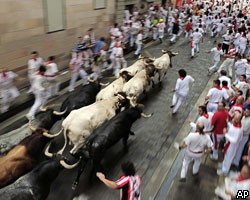 На ежегодных энсьерро в Испании 4 "бегуна" не убежали от быков