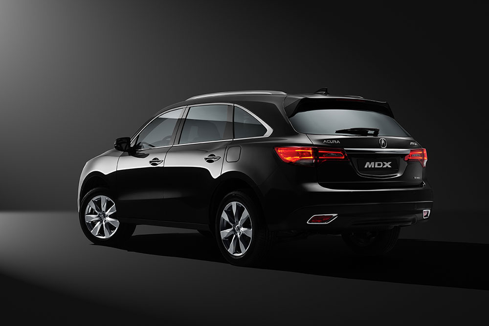 Acura назвала дату начала российских продаж кроссовера MDX