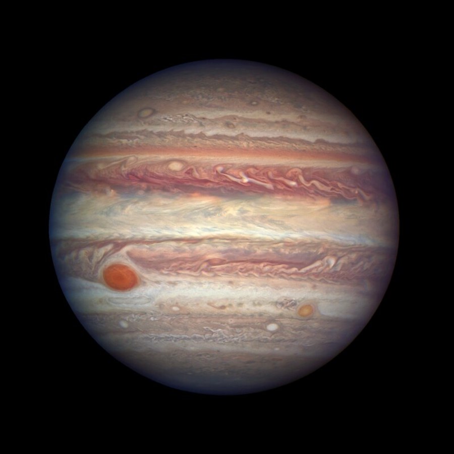Основная область наблюдений на Юпитере&nbsp;&mdash; Большое красное пятно (слева внизу)

&nbsp;