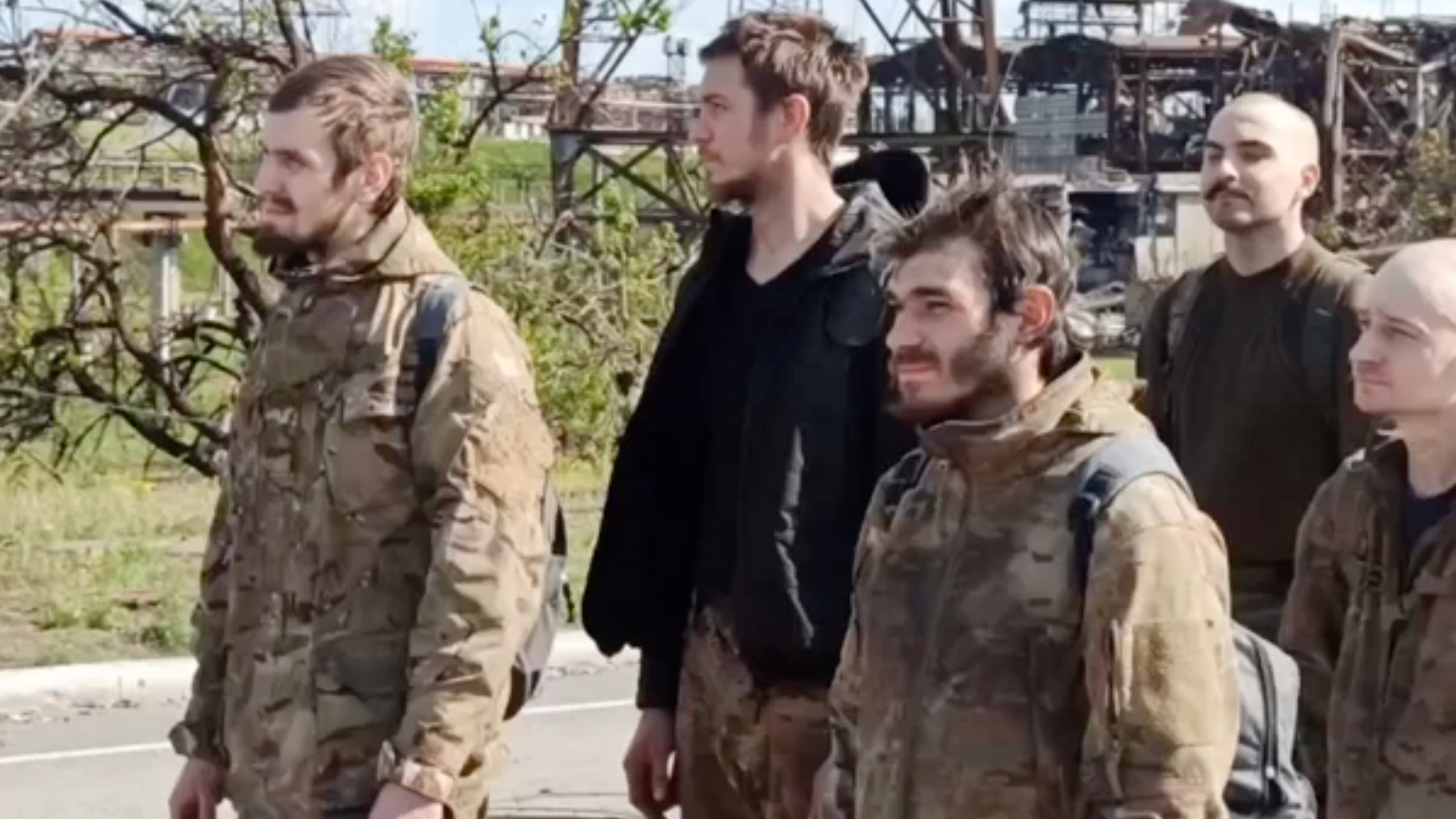 Зеленский объяснил сдачу военных с «Азовстали» сигналом от Киева