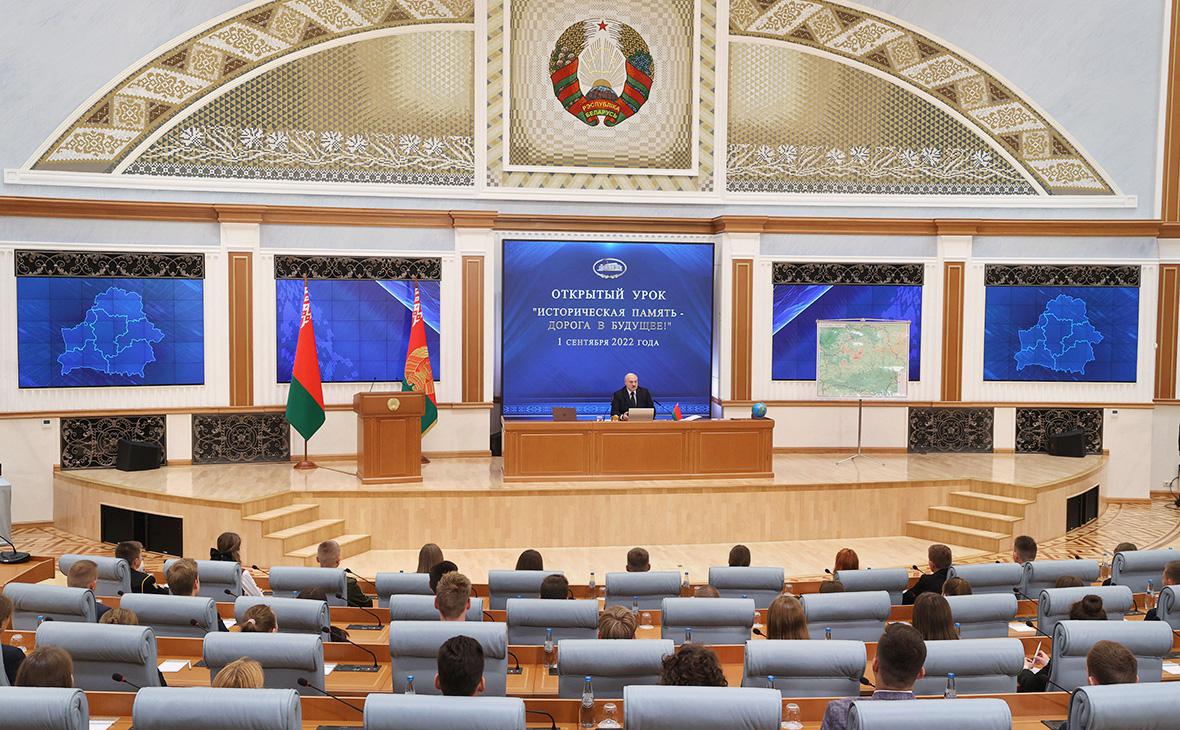 Лукашенко заверил, что не присоединит Белоруссию ни к какой стране