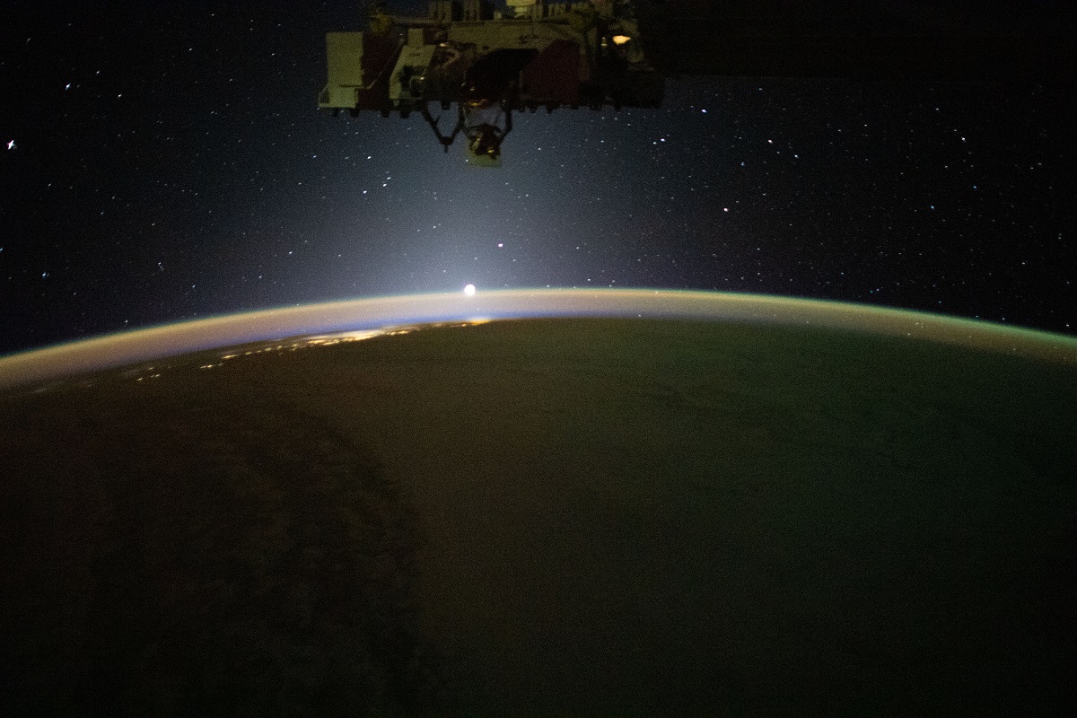 На МКС наблюдают рассветы и закаты каждые 45 минут