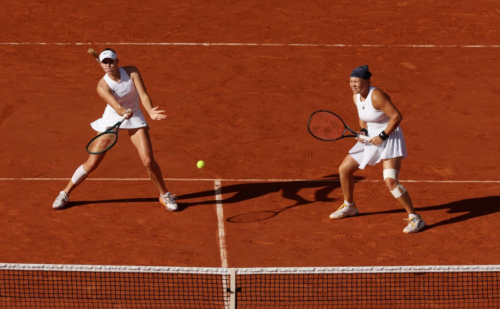 Matthew Stockman / Getty Images