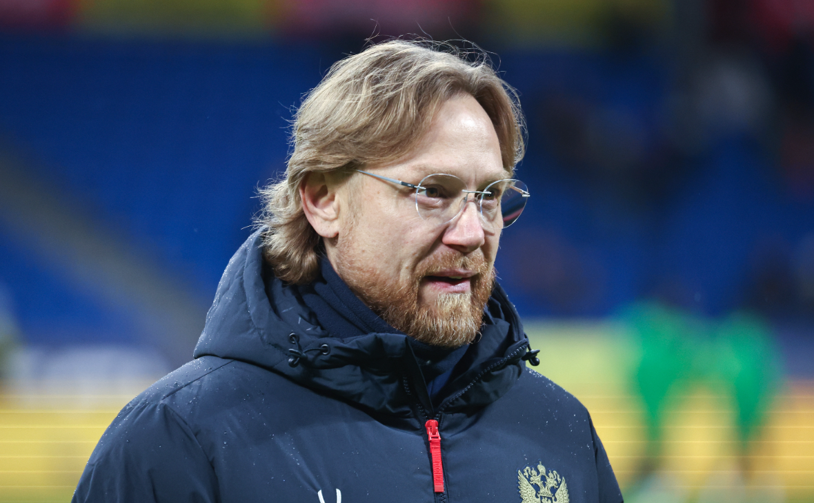 Главный тренер сборной России Валерий Карпин