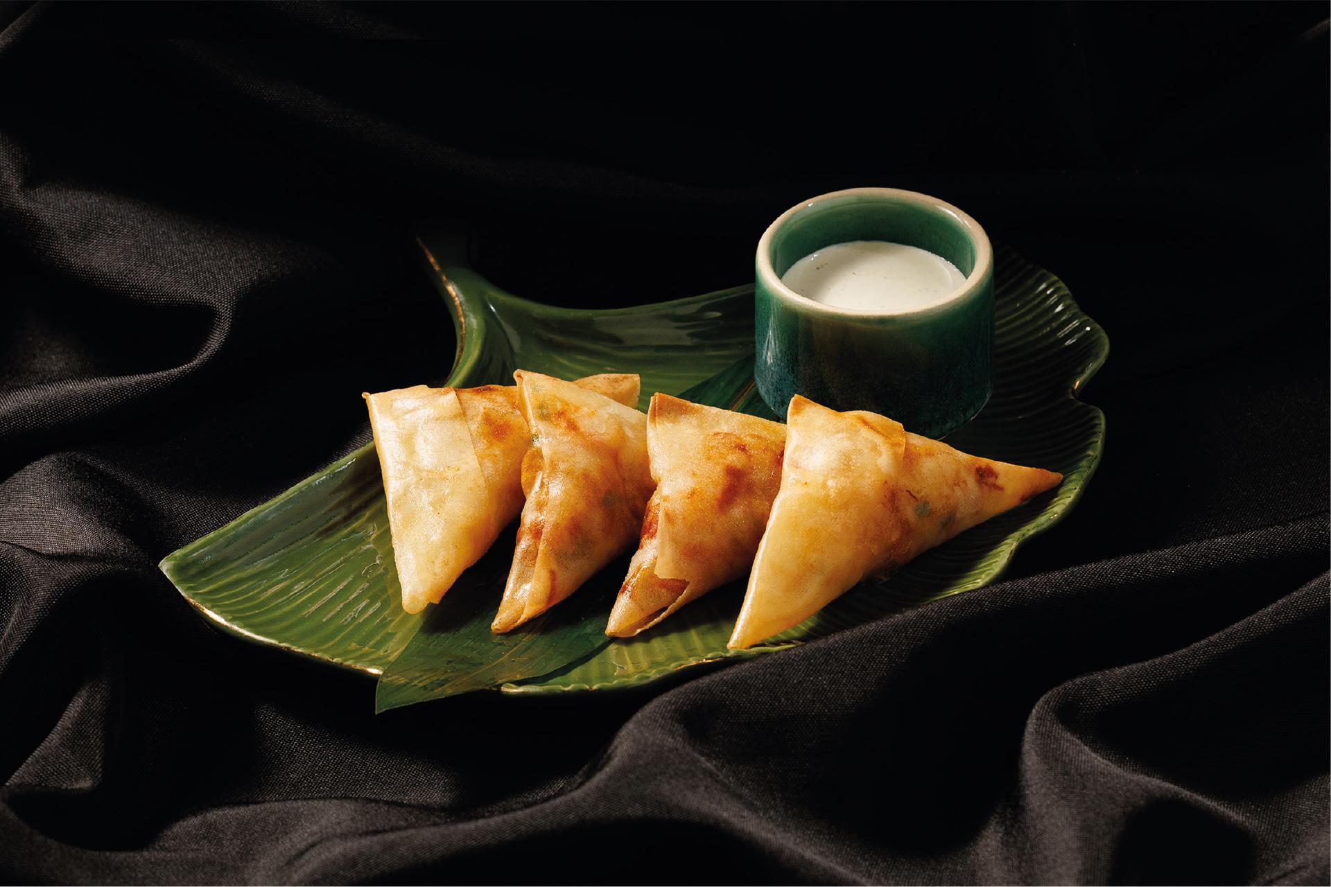 &laquo;Марракеш&raquo; &mdash; харумаки с крабом и креветкой в кокосовом соусе