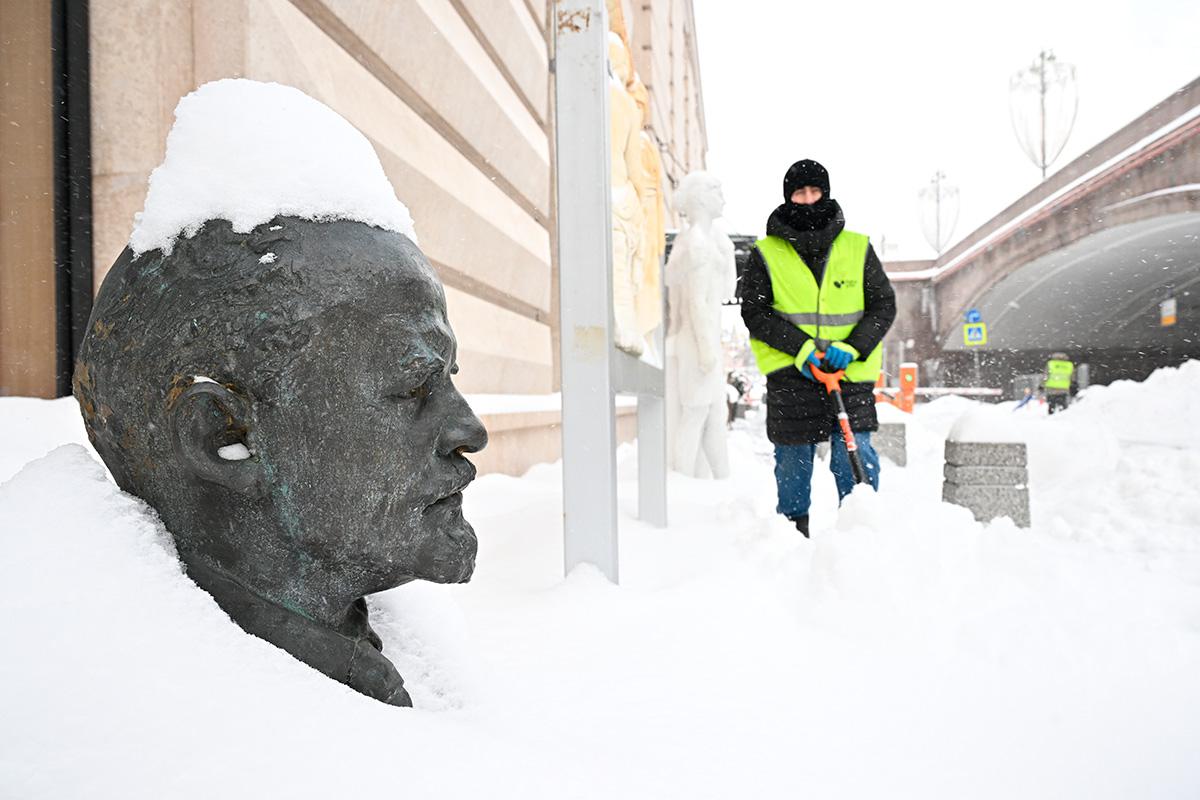 После циклона «Валли» работы по уборке снега в столице идут в круглосуточном режиме, 20 февраля 2026 года