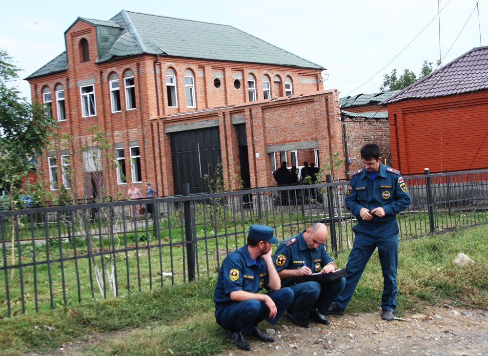 В Чечне террорист-смертник атаковал здание ОВД