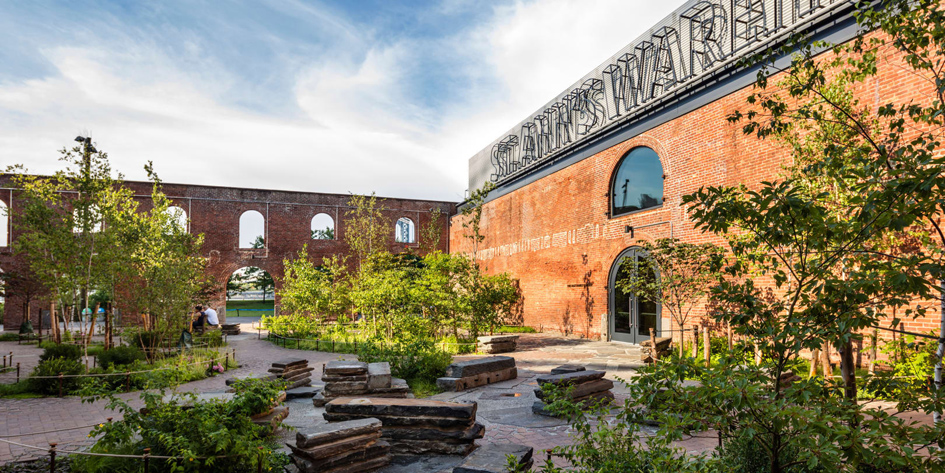 Театр в&nbsp;помещении заброшенного табачного склада&nbsp;St. Ann&rsquo;s Warehouse


	Автор: Marvel Architects
	Местоположение: Бруклин, Нью-Йорк, США
	Номинация: архитектура

