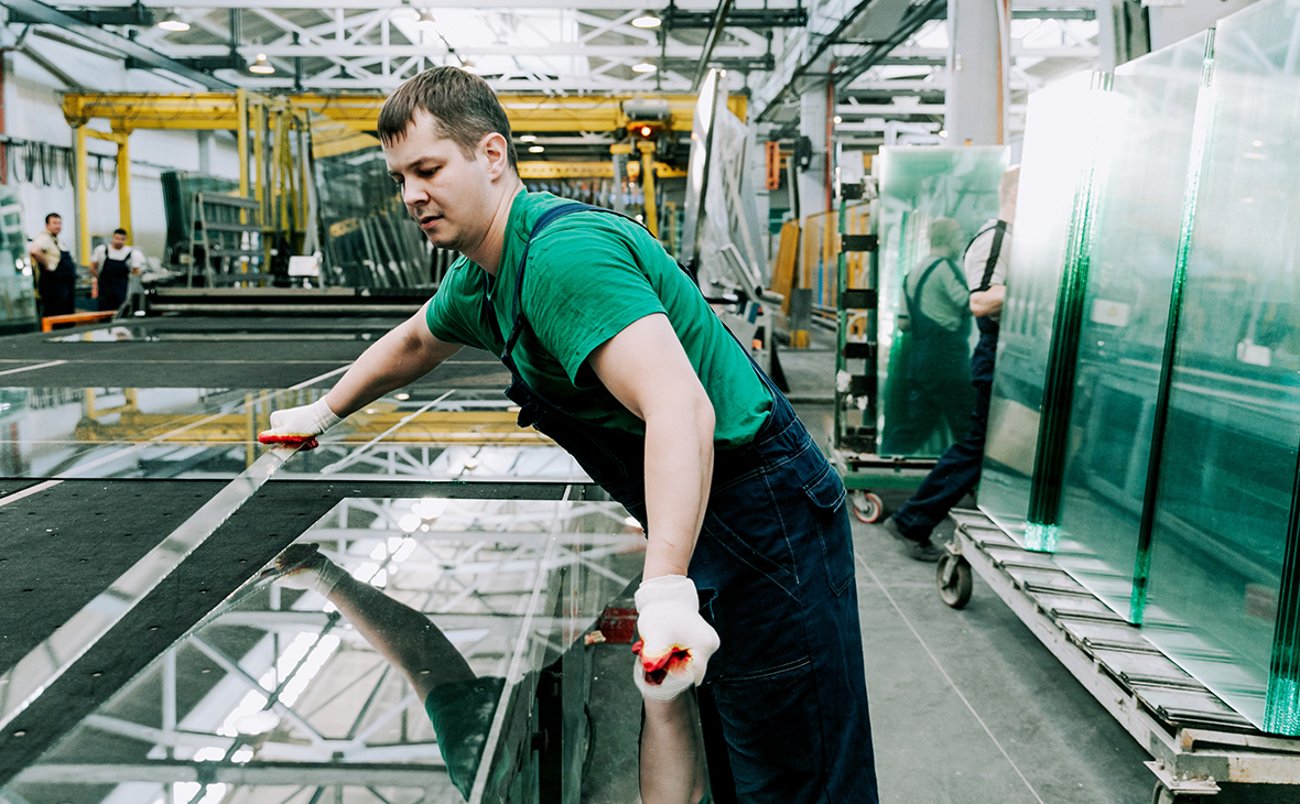 Производство стекла в России упало на 30% из-за санкций и снижения спроса