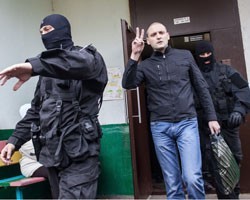 СМИ: Следователи ждут основных показаний от соратника С.Удальцова