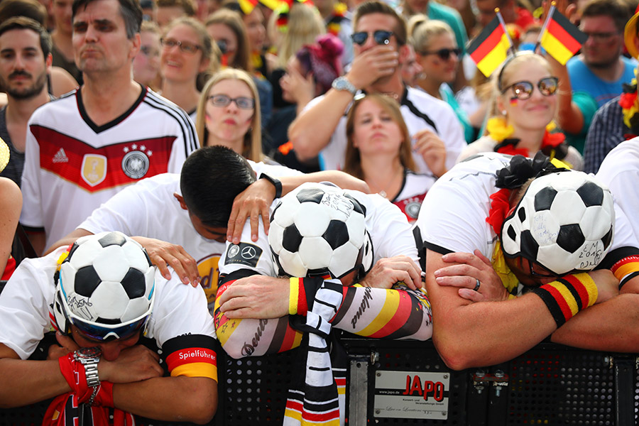 Сборная Германии проиграла корейской сборной со счетом 0:2 и впервые за свою историю вылетела с чемпионата мира