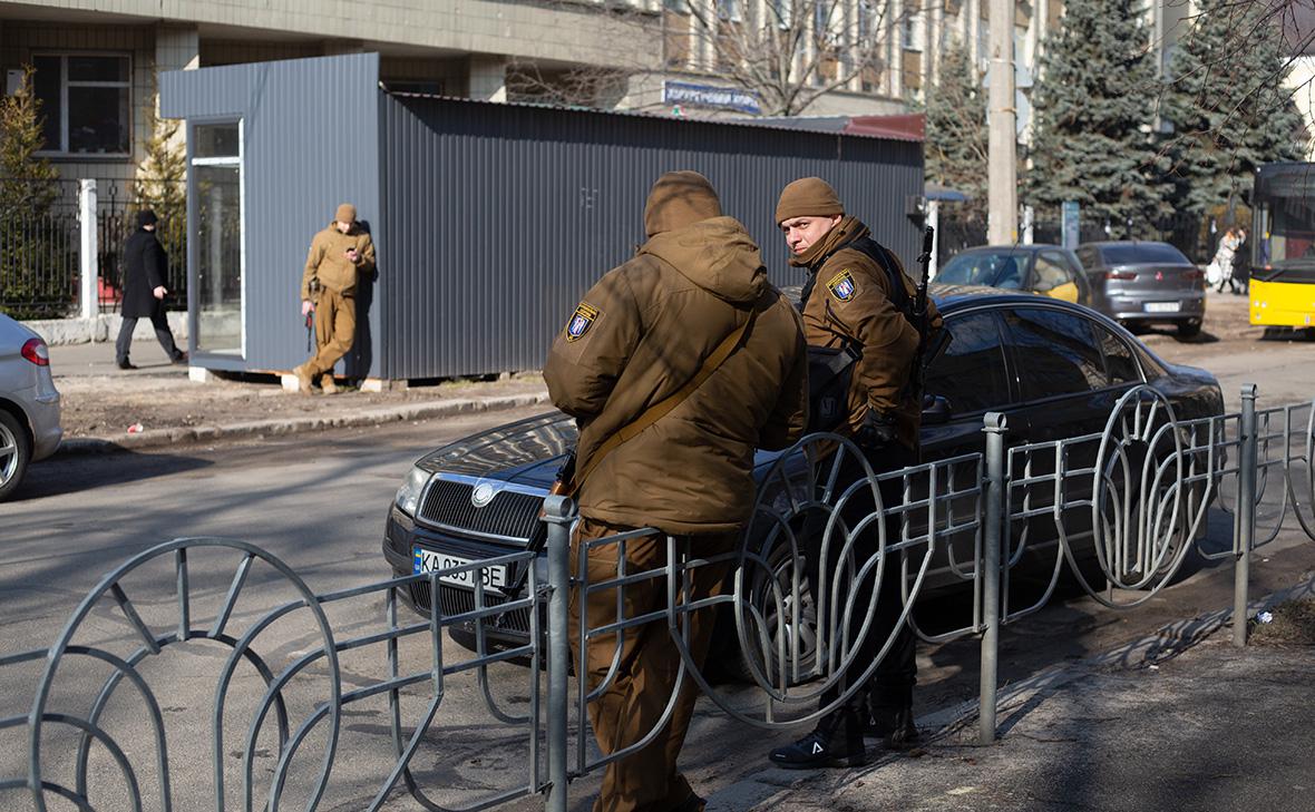 Трех киевских депутатов объявили уклонистами за службу в ВСУ на бумаге