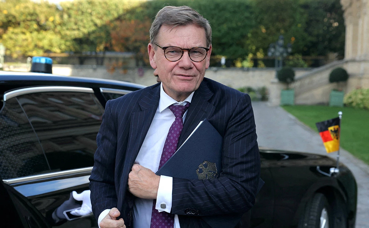 Thomas Samson / Reuters