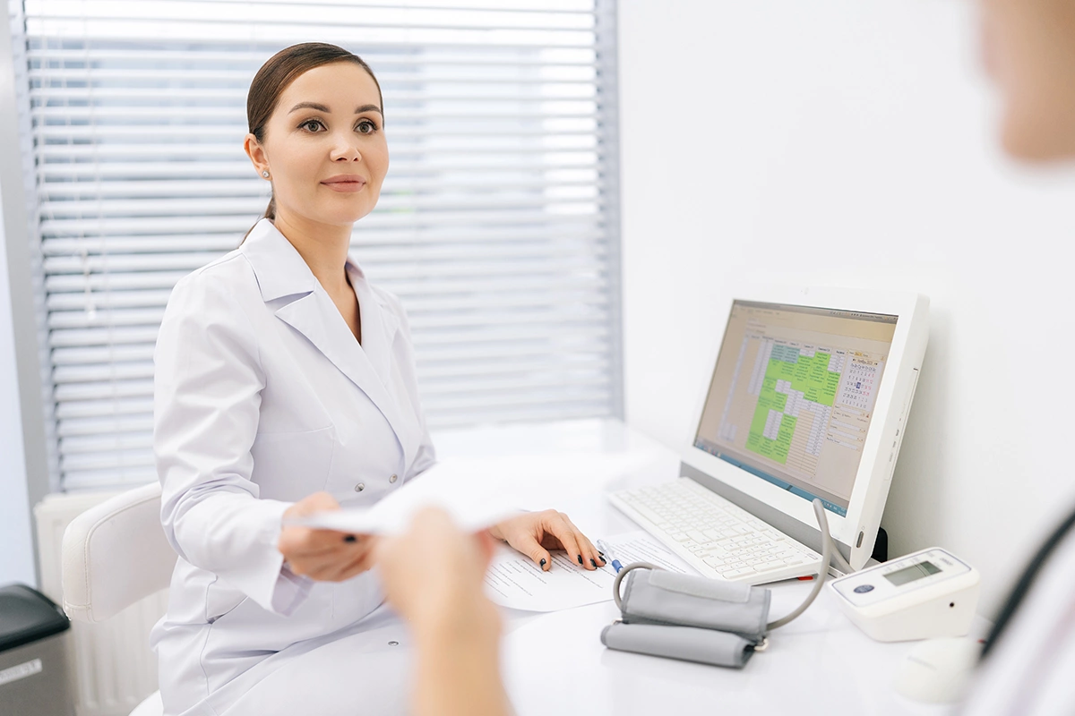 Врач может открыть больничный лист на срок до 15 дней