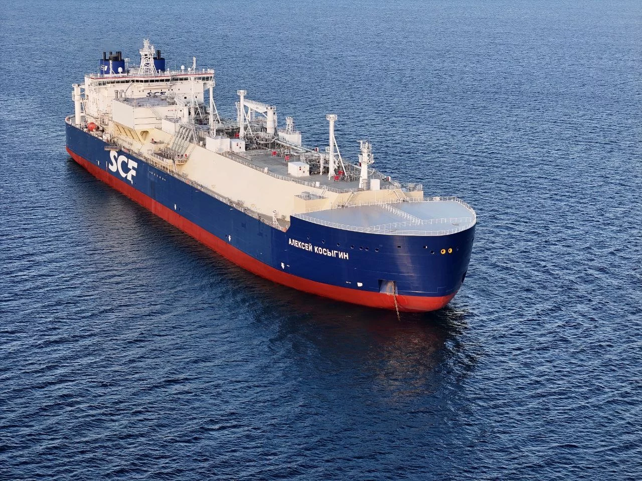 Верфь «Звезда» передала заказчику первый в России СПГ-танкер-ледокол