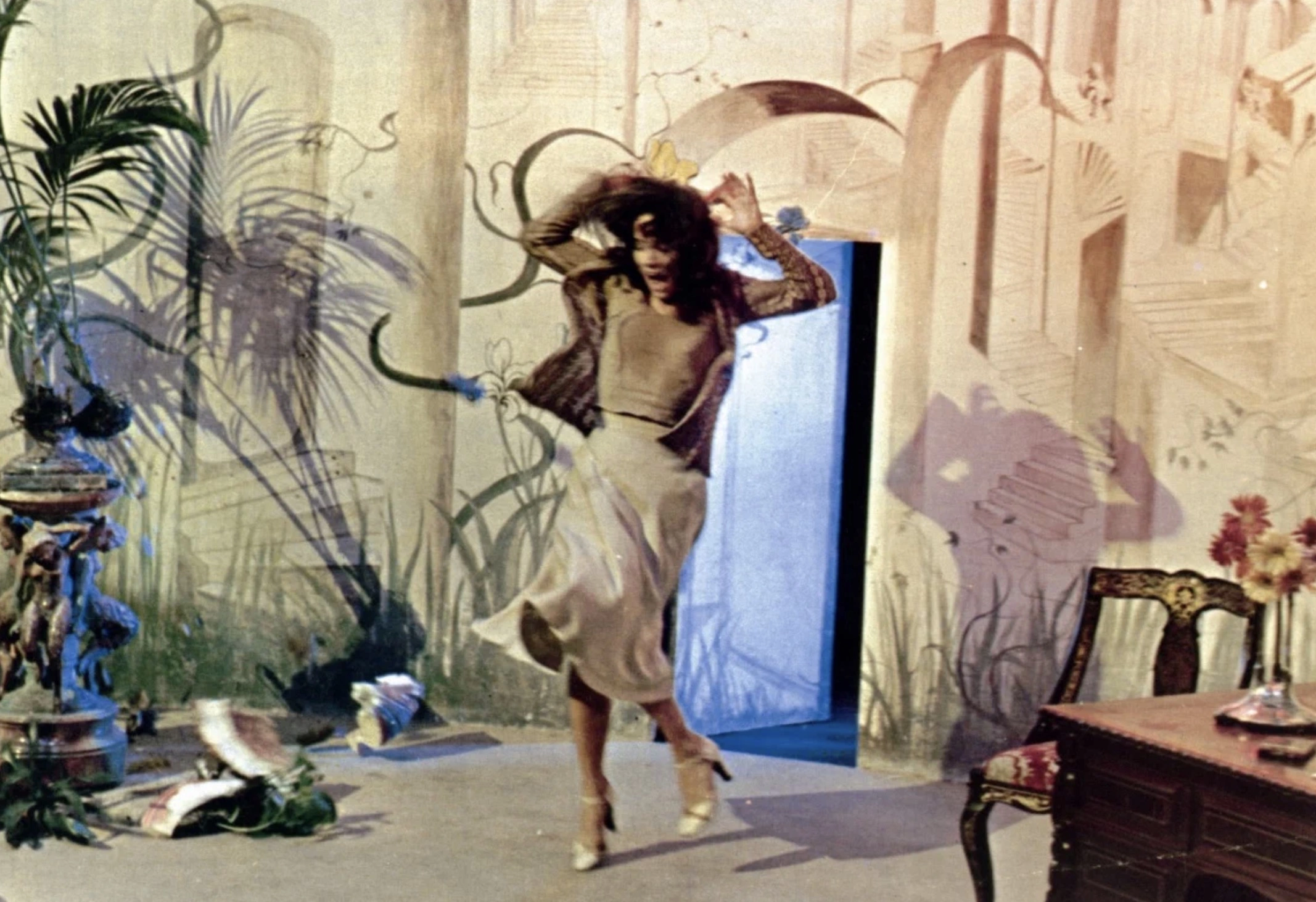 Кадр из фильма «Суспирия» (1977)