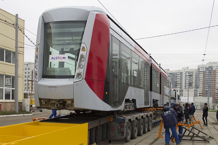 На рельсы Москвы вышел трамвай нового поколения