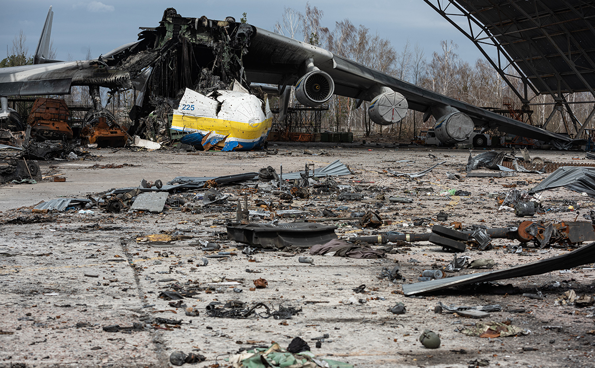 Обломки транспортного самолета Ан-225 &laquo;Мрия&raquo;
