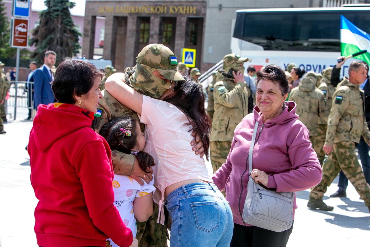 Уфа проводила на слаживание три роты полка «Башкортостан» — фоторепортаж