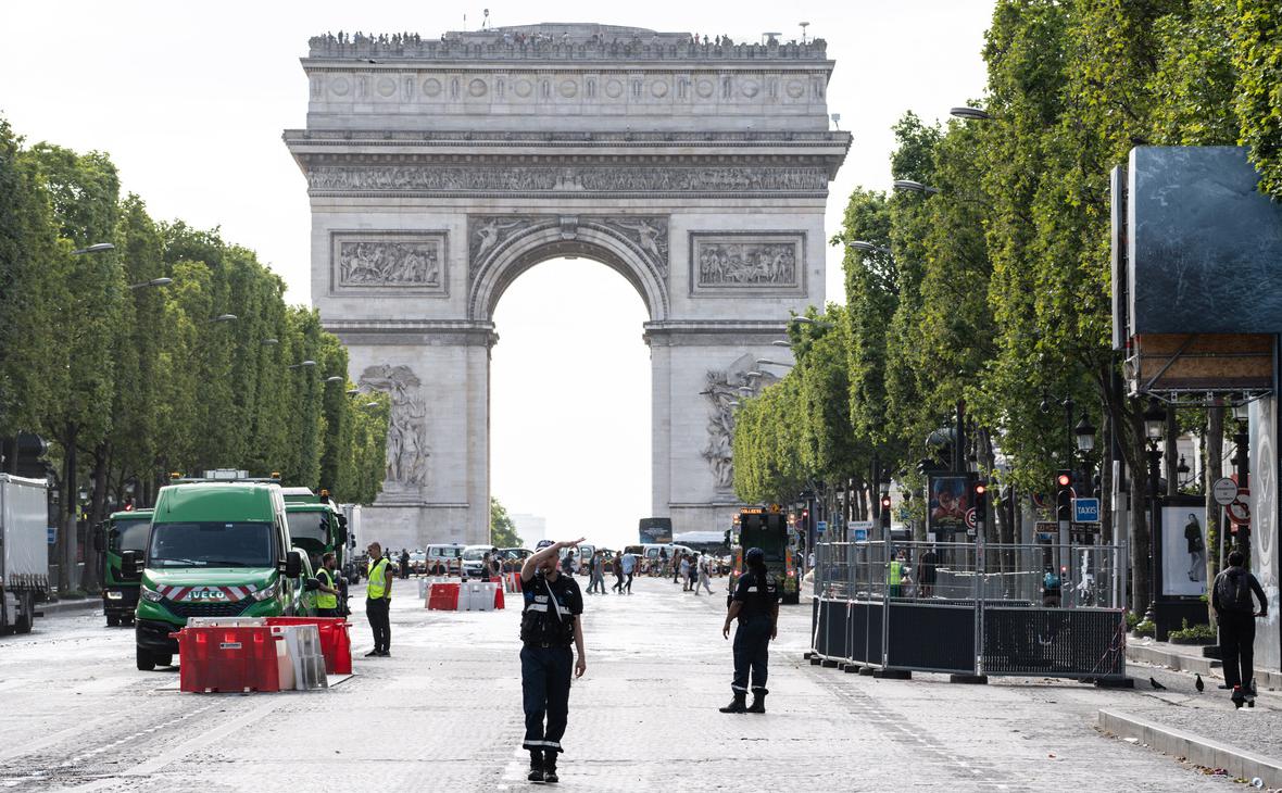 Во Франции запретят продавать фейерверки в День взятия Бастилии"/>













