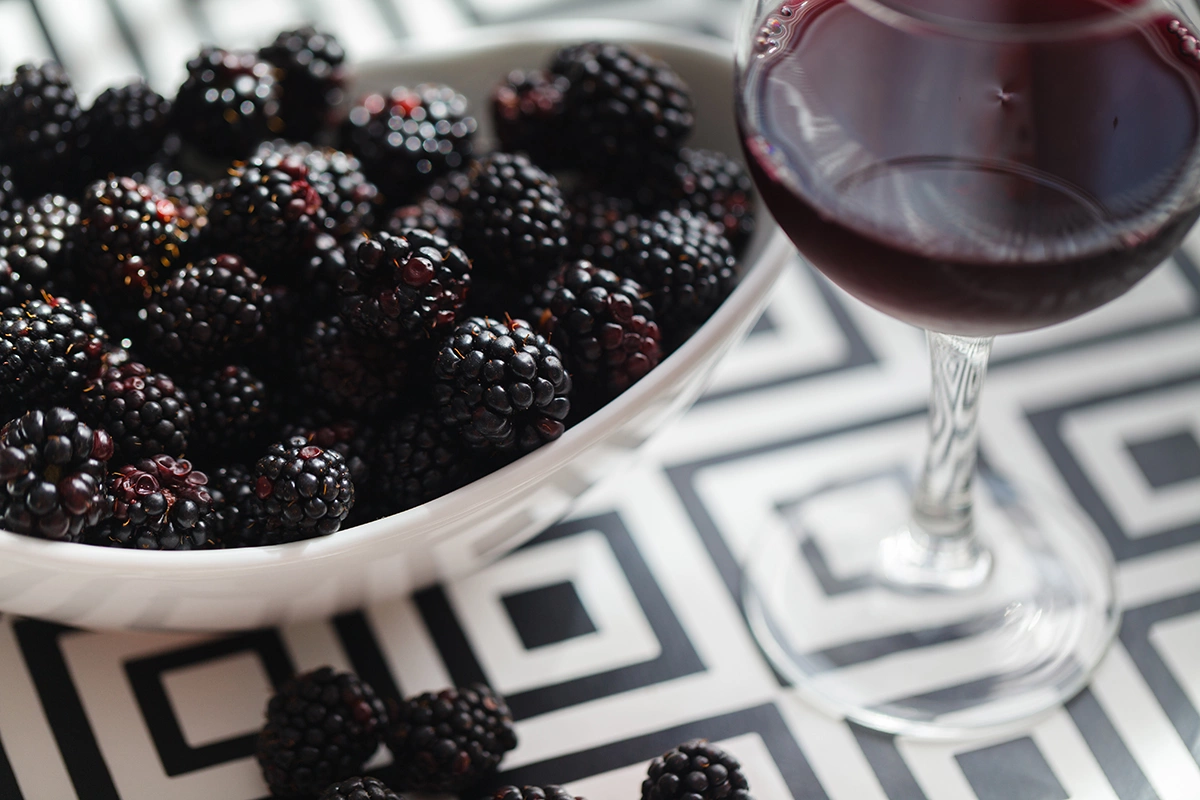 Домашнее вино из ежевики с пектином и лимонной кислотой