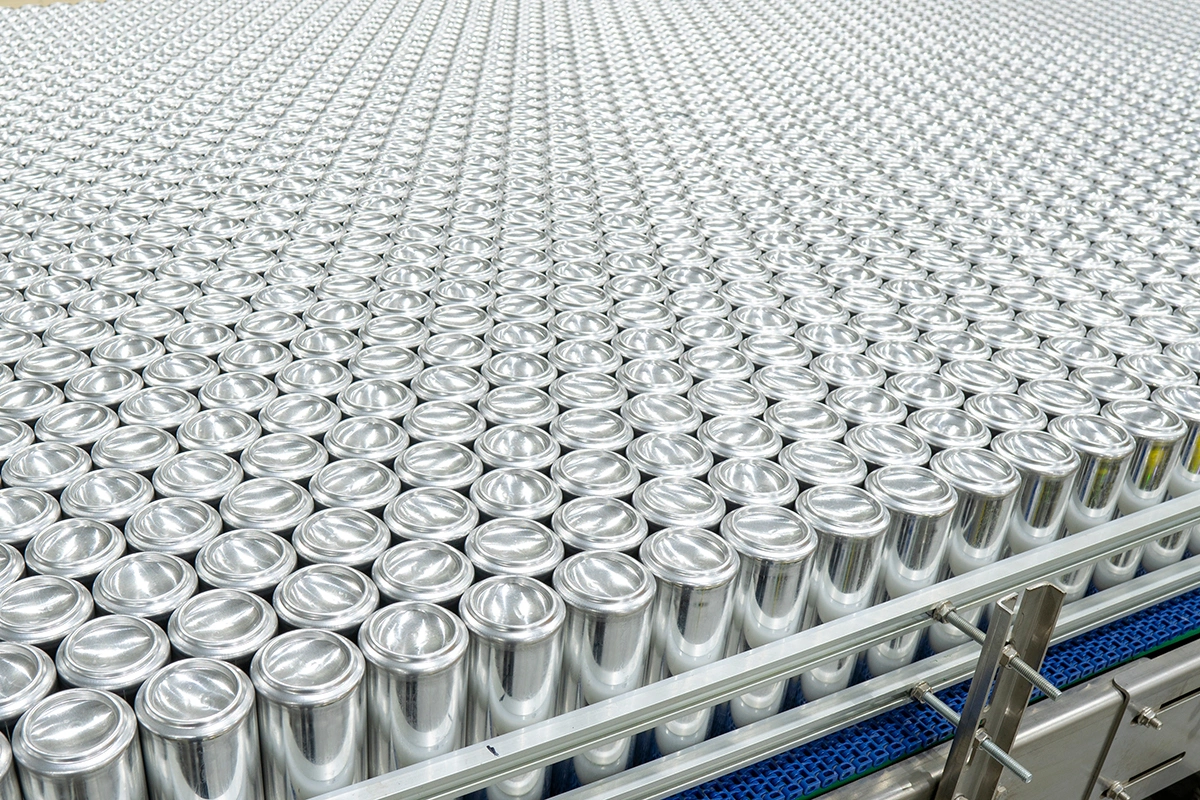 Индийская пивная индустрия столкнулась с риском дефицита алюминиевых банок для пива