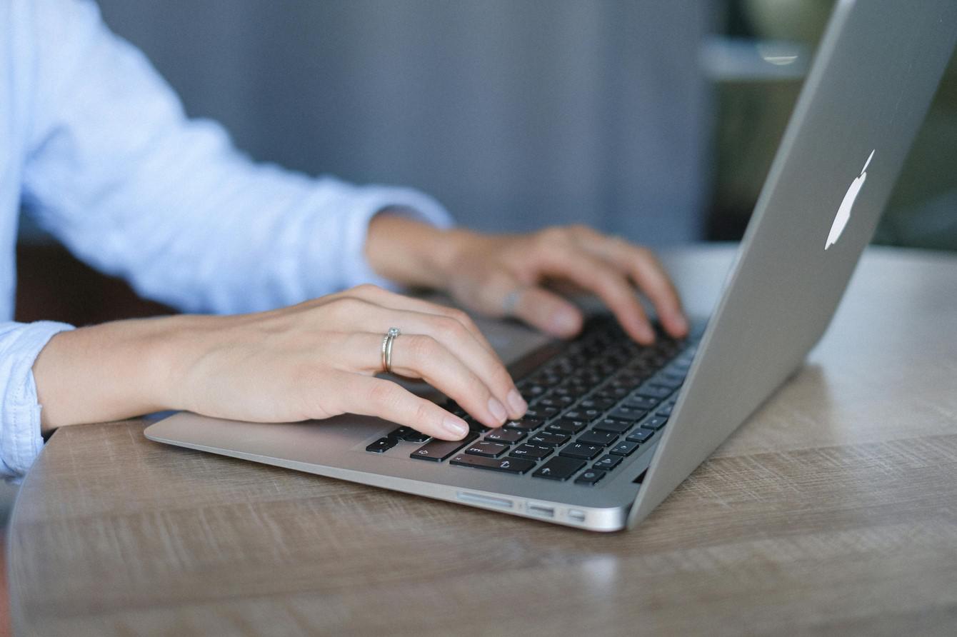 За справкой об отсутствии долгов по коммунальным платежам можно обратиться в УК, ТСЖ, МФЦ или запросить на порталах ГИС ЖКХ и &laquo;Госуслуги&raquo;