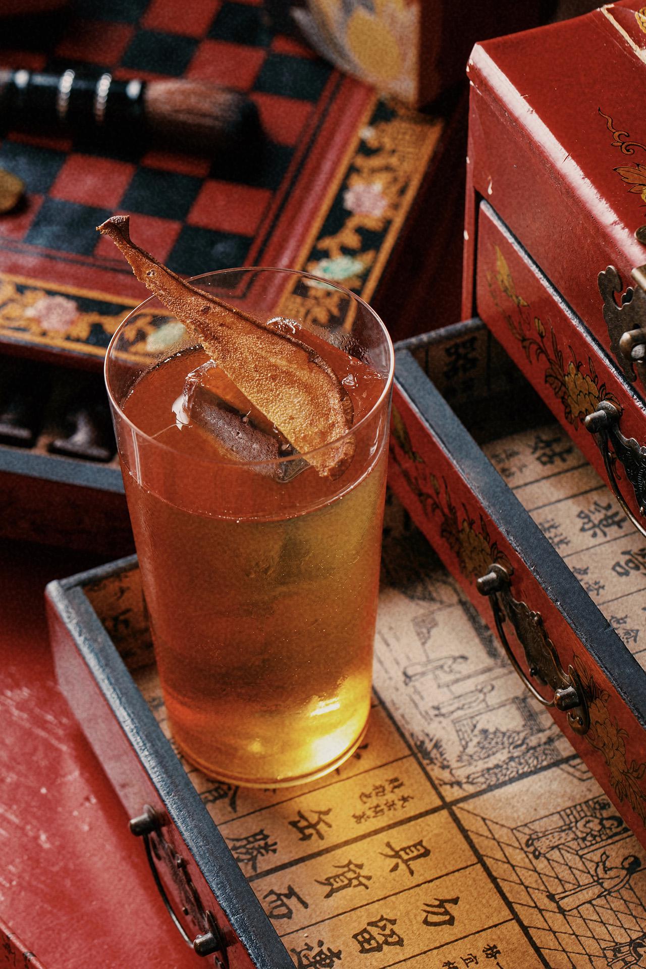 Безалкогольный хайболл «Чайный призрак» бара «Пища династии Минь»