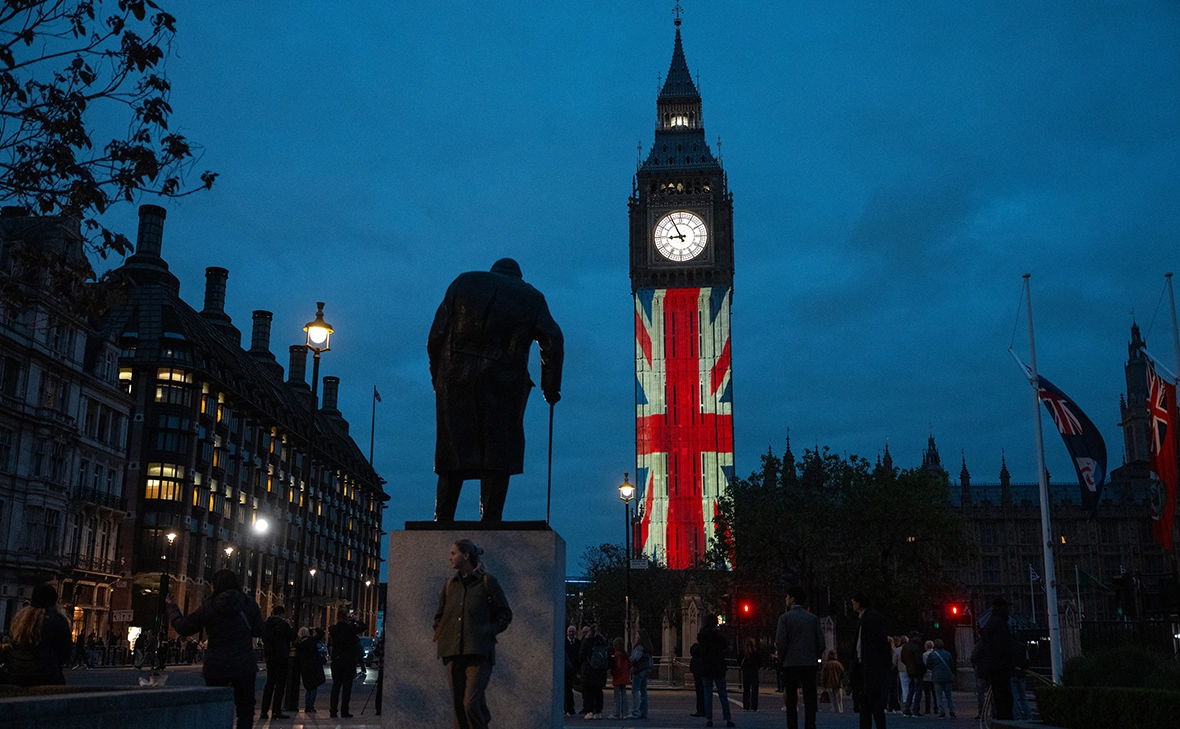 Carl Court / Getty Images
